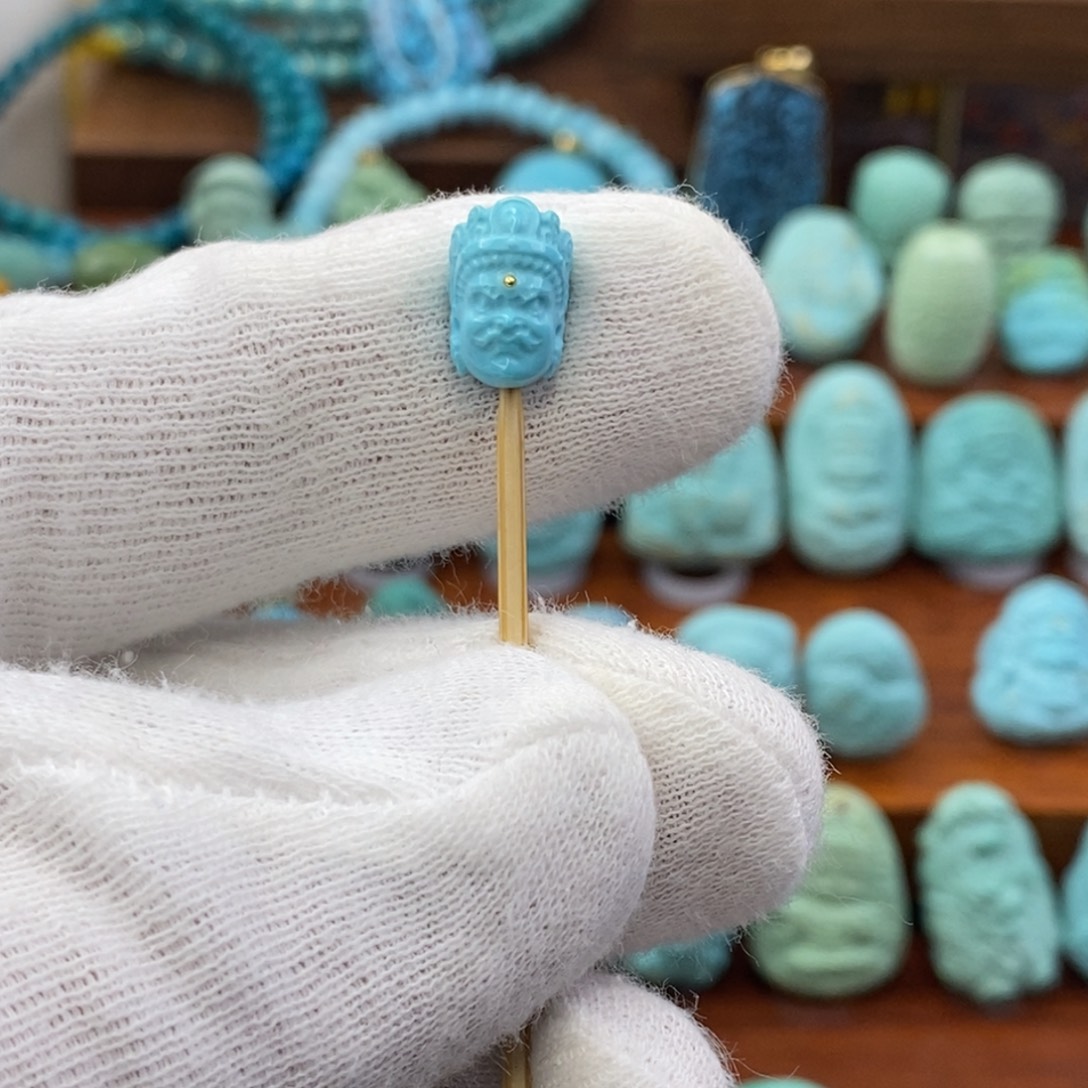 绿松石未镶嵌珠宝奇石