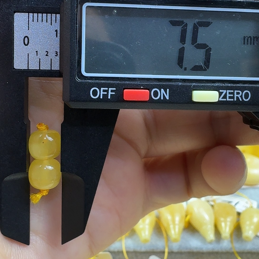 蜜蜡未镶嵌裸石11杂