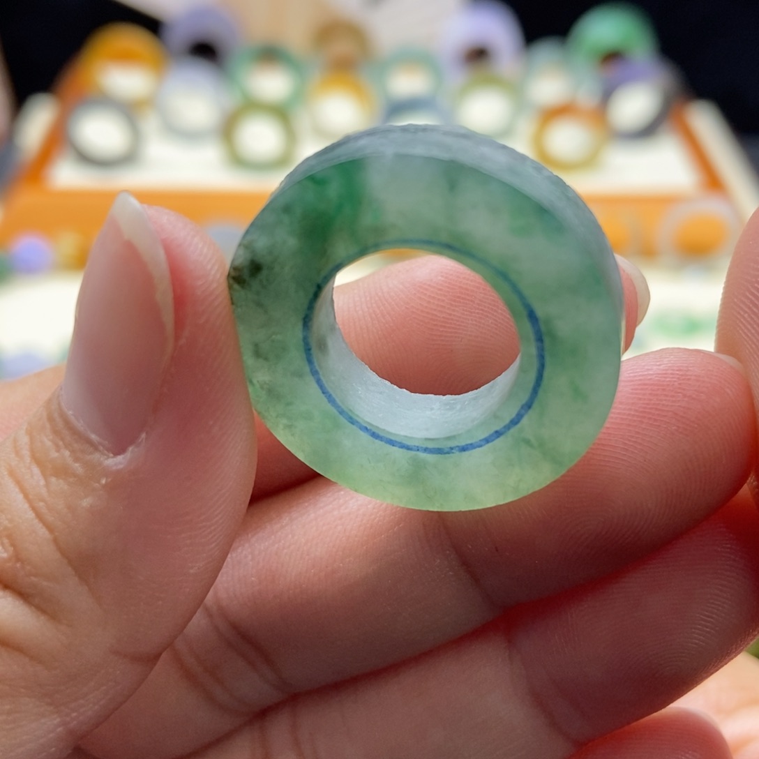 定制翡翠翡翠未镶嵌奶****口