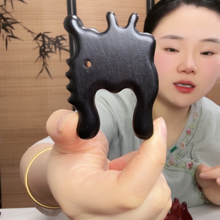 紫光檀龙手放松工具二等品