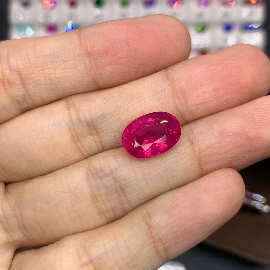 尖晶石裸石6克拉全净马亨盖