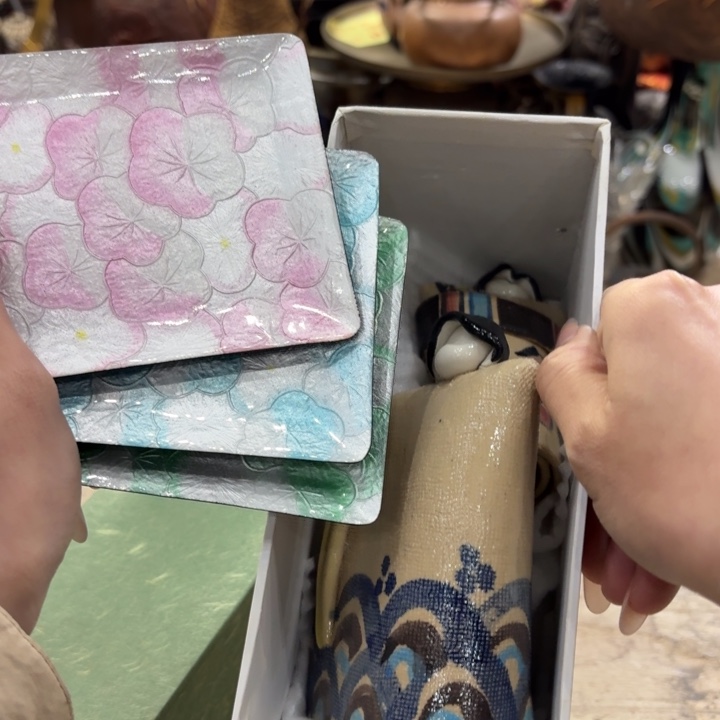 卡***卡陶瓷古美术置物摆件