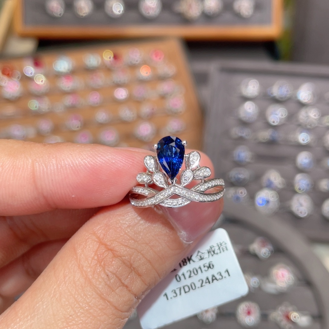 蓝宝石戒指18K金镶嵌1.37ct 皇家蓝