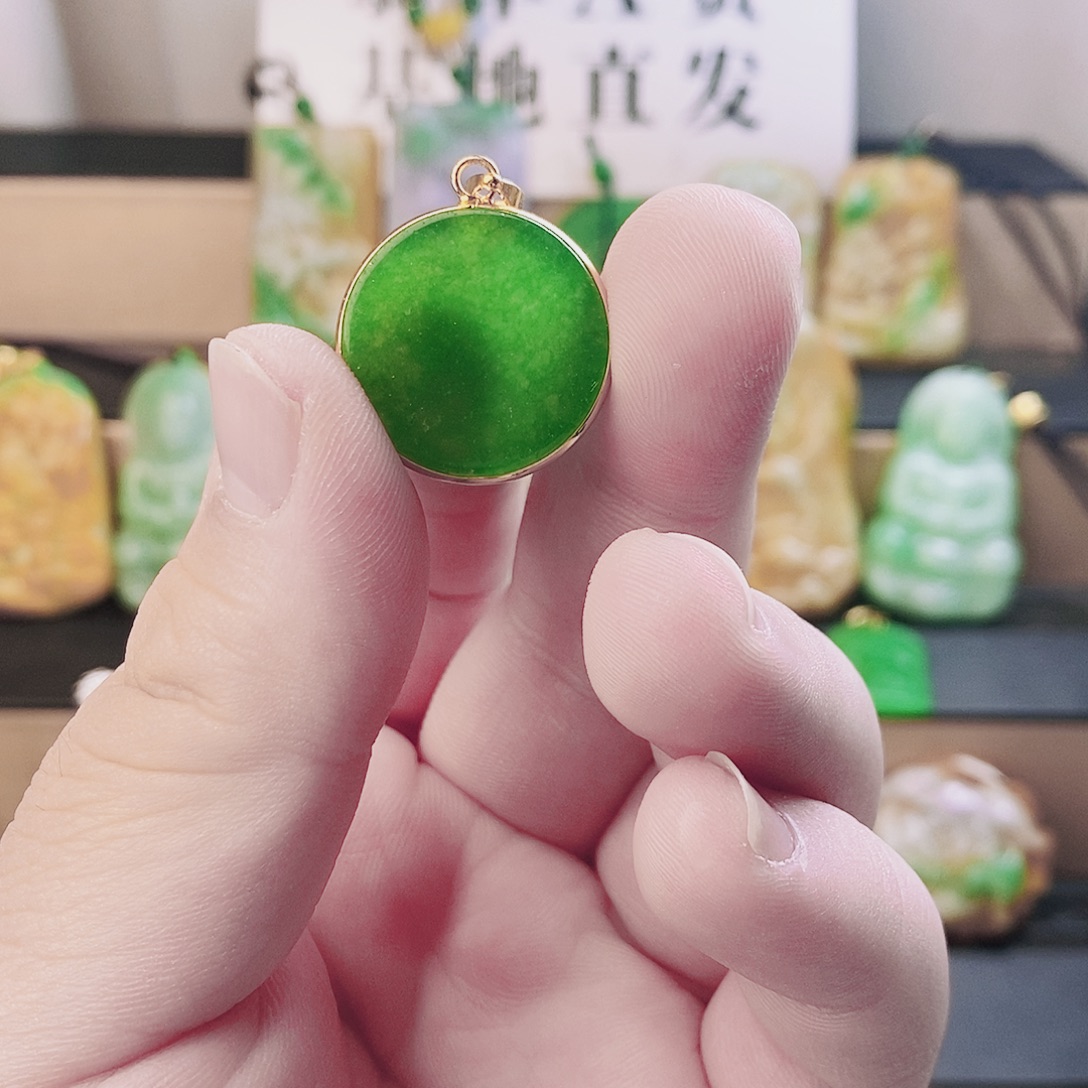 翡翠银S925镶嵌吊坠(赠链)