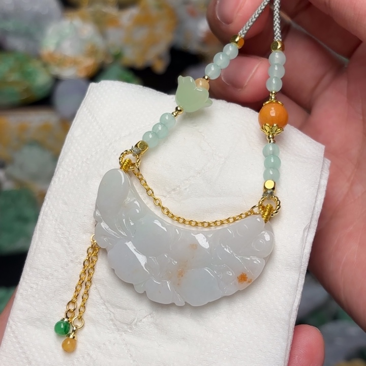 翡翠颈饰未镶嵌吊坠