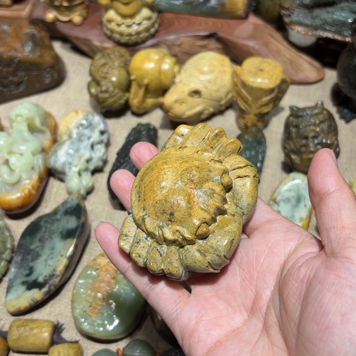 和田玉（糖玉）未镶嵌颈饰