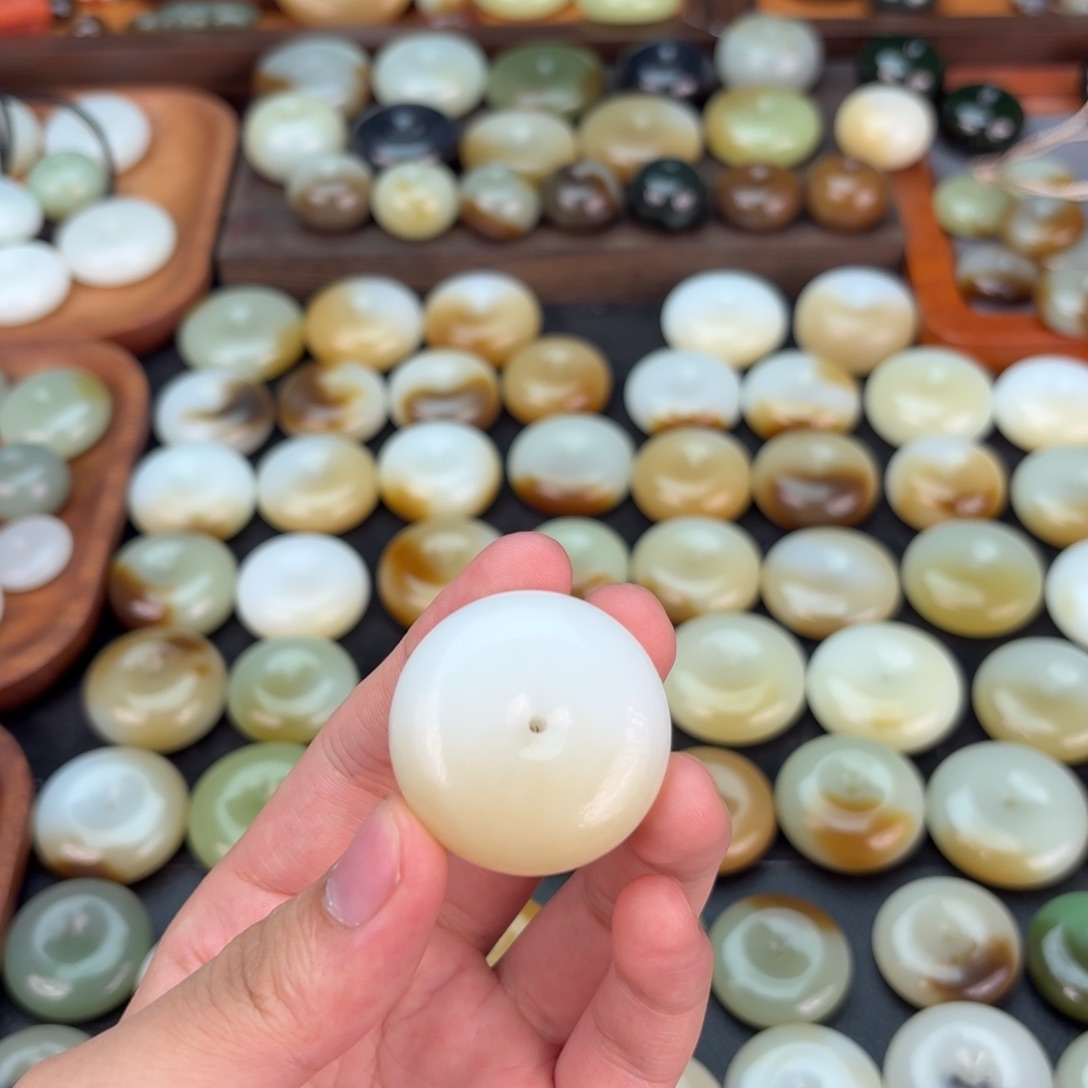 Z***.和田玉未镶嵌颈饰