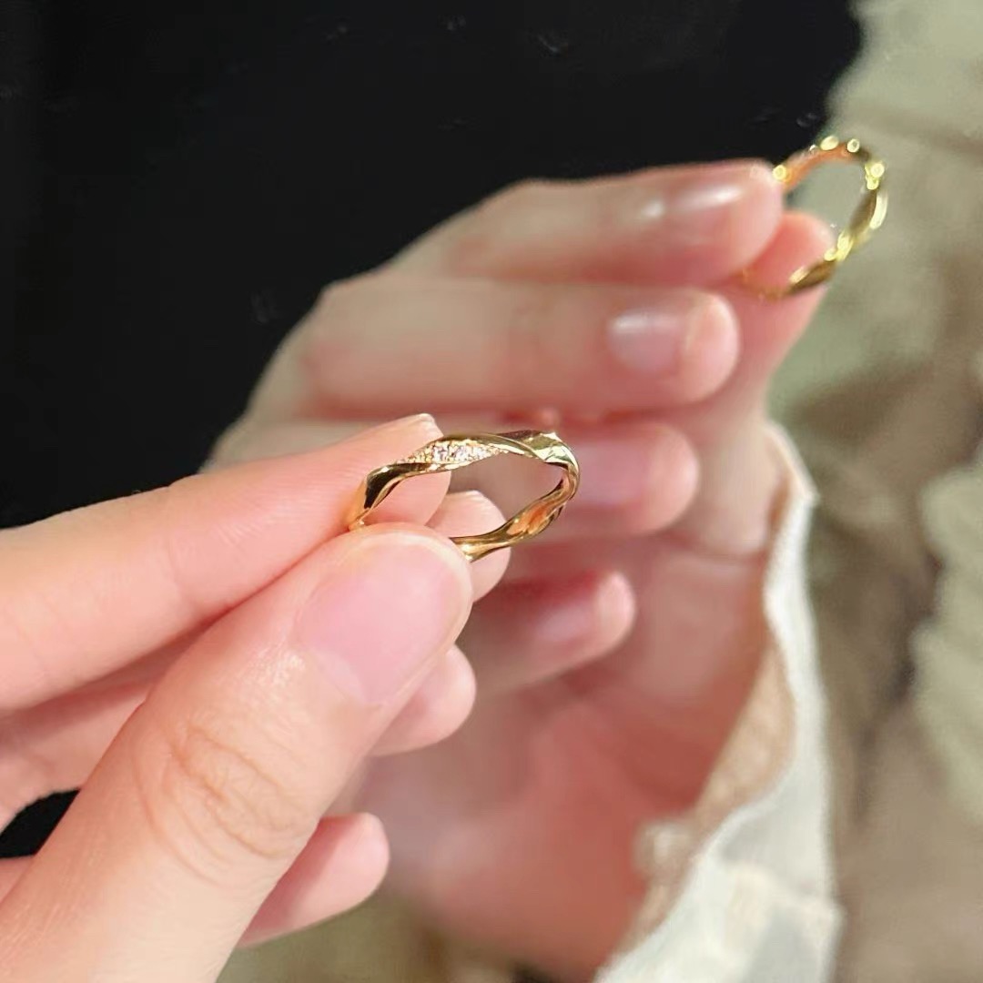 爱一【菲菲】 足金999 6D 莫比乌斯戒指