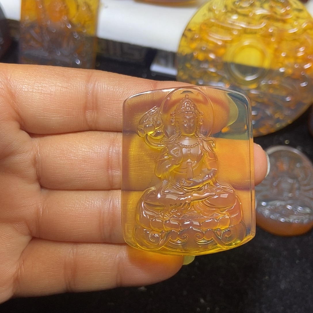 琥珀未镶嵌颈饰缅甸天然琥珀吊坠