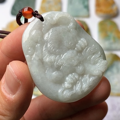 翡翠颈饰未镶嵌翡翠