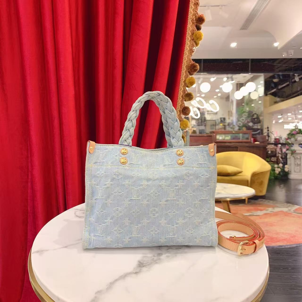 95新 LV GGS丨let go小号蓝色金扣丹宁芯片款/72822562