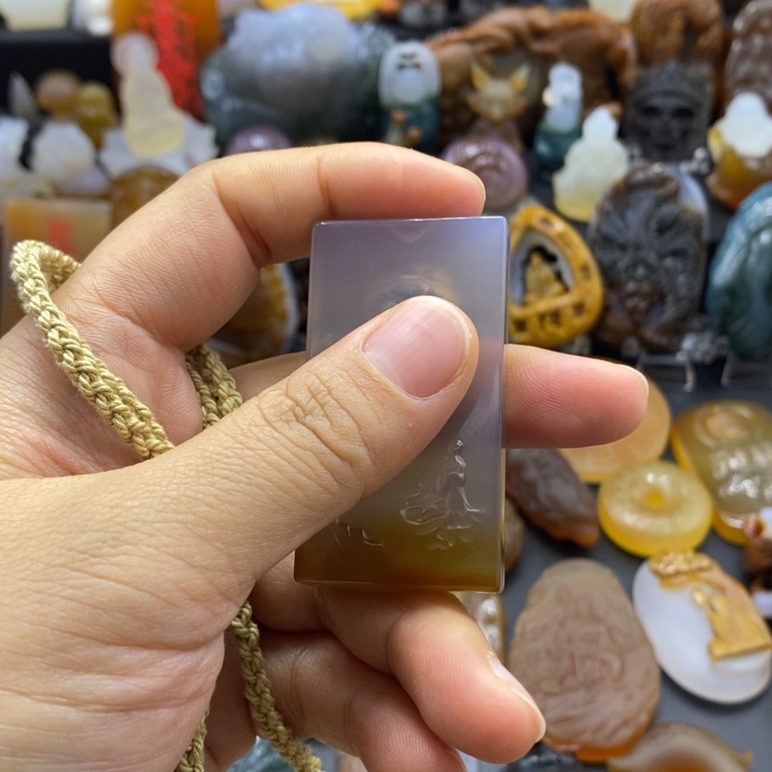 叼****玛瑙/玉髓未镶嵌颈饰