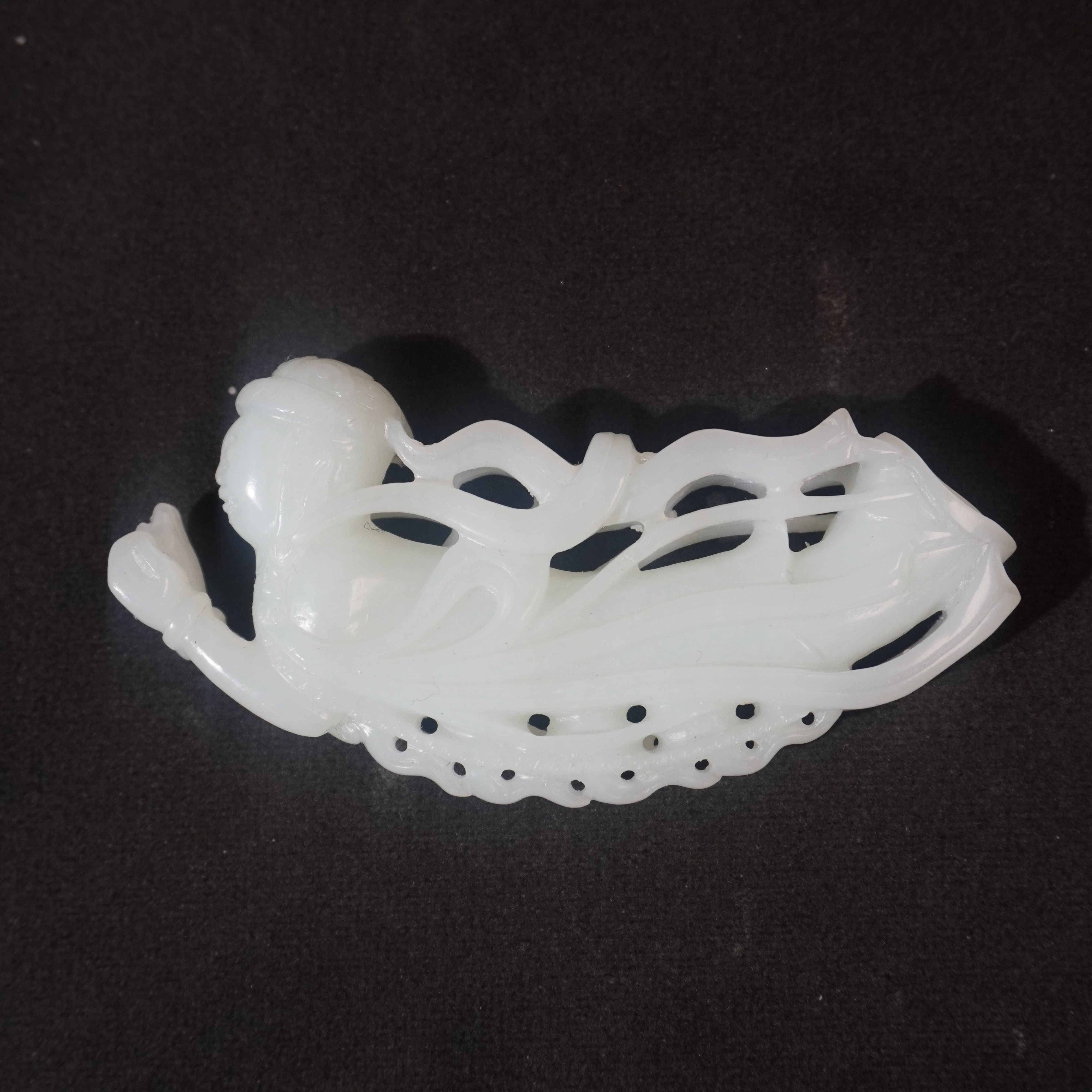 4SJ11 创汇 和田玉飞天仙女