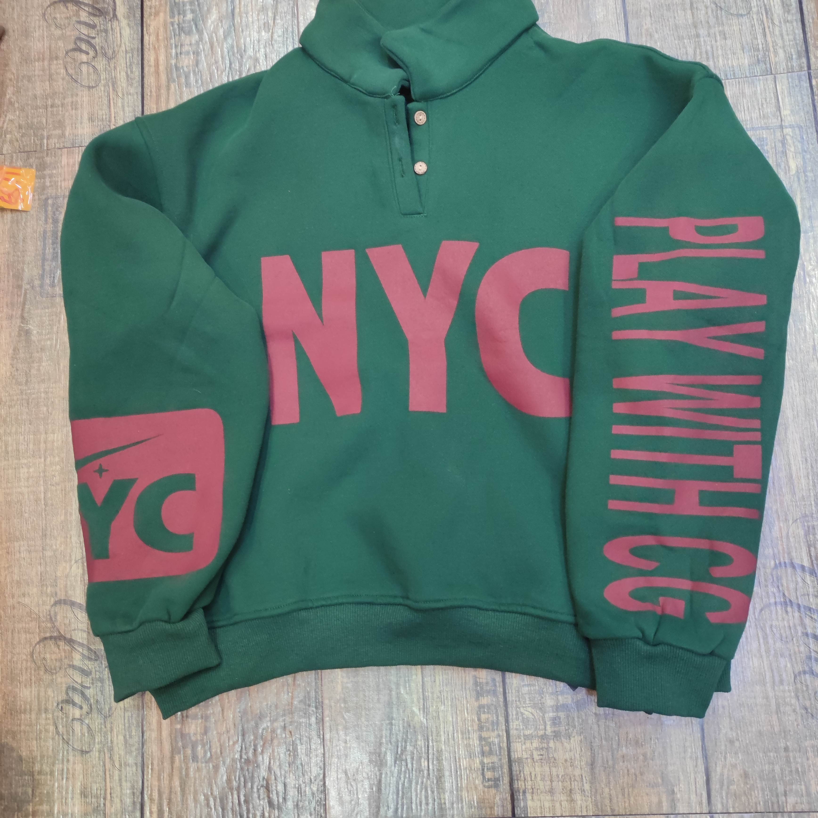 立领大字母加绒卫衣