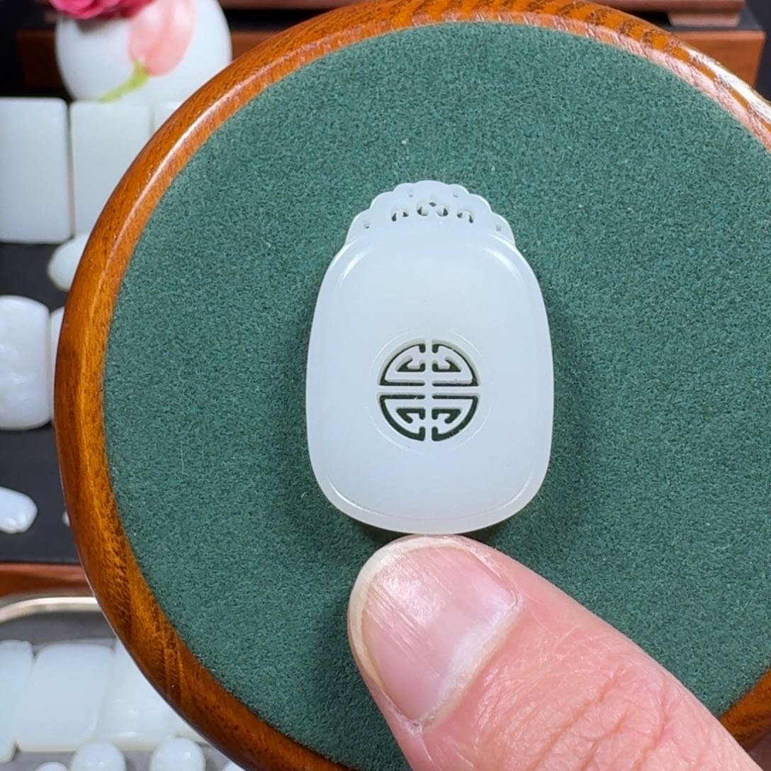 和田玉颈饰未镶嵌我**烂