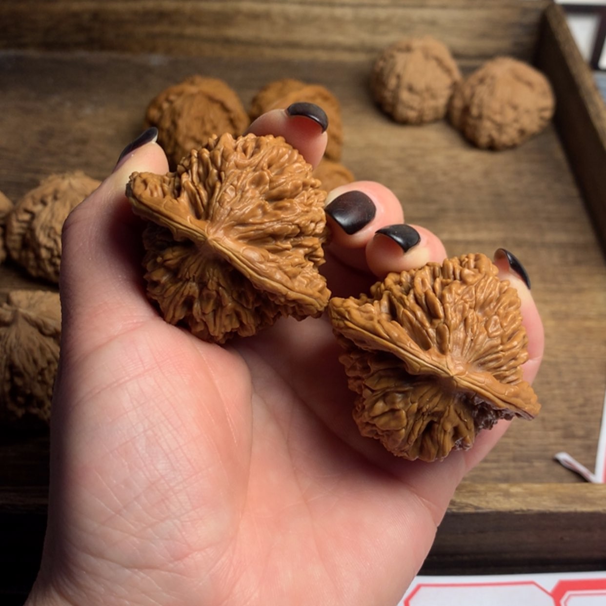 【闪购商品】文玩核桃吊坠F**H悍高楼