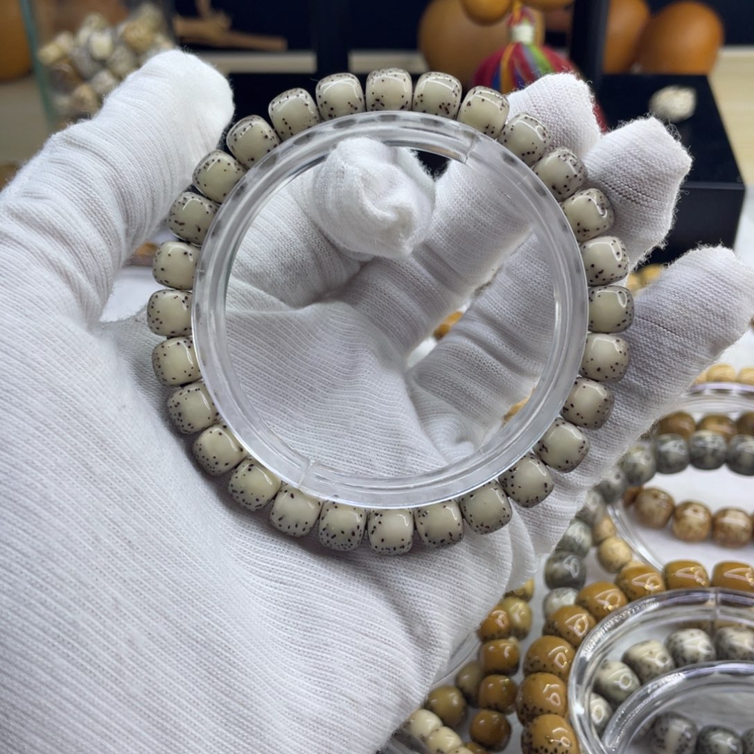 吊坠星月菩提石玉河豚8/7