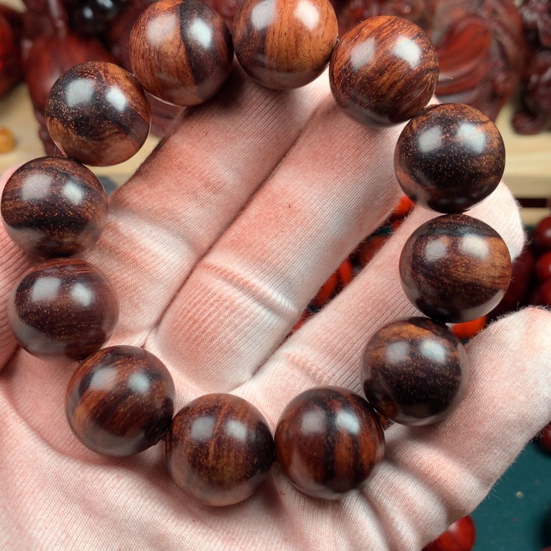 木2.0老挝花梨漏福利