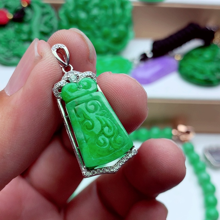 翡翠未镶嵌吊坠(不含链)