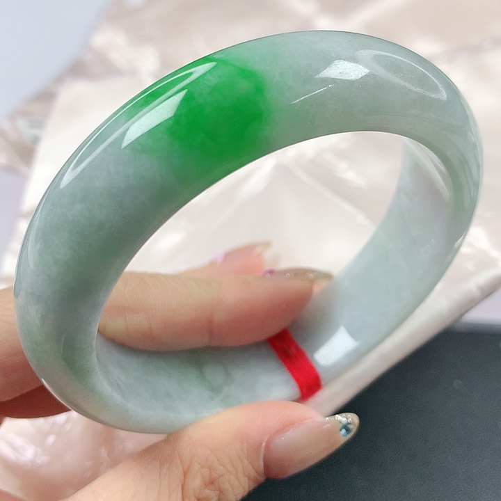 未镶嵌手镯翡翠，760