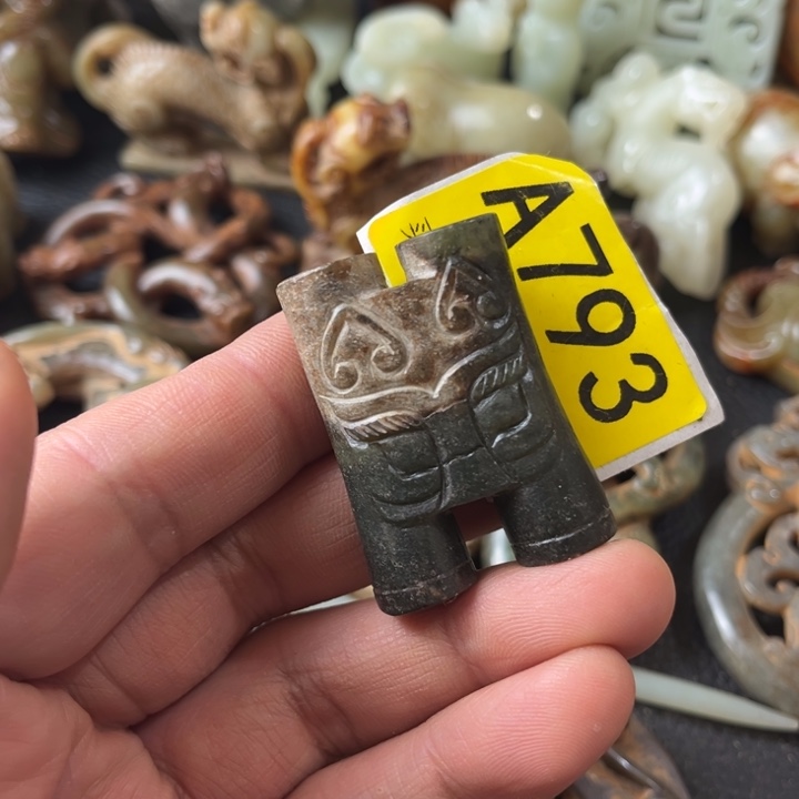 和田玉颈饰未镶嵌