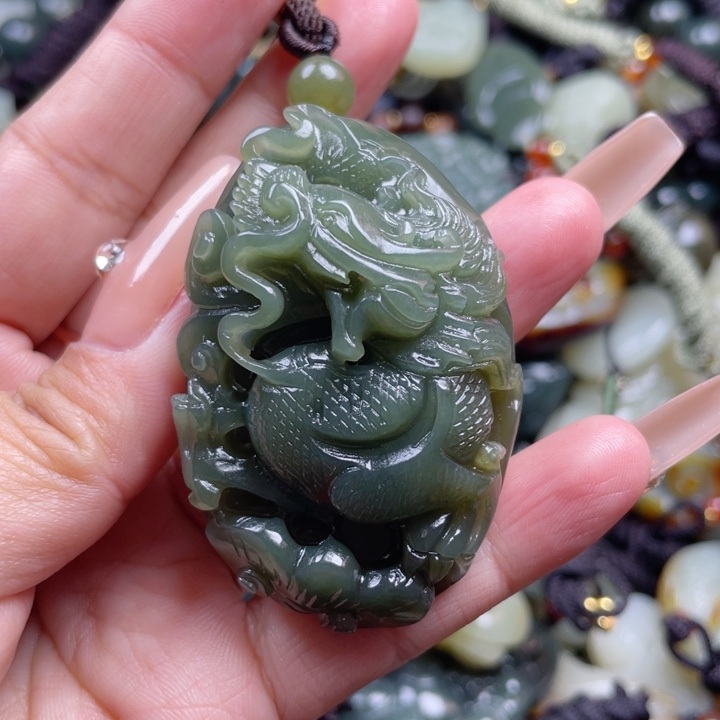 和田玉颈饰未镶嵌