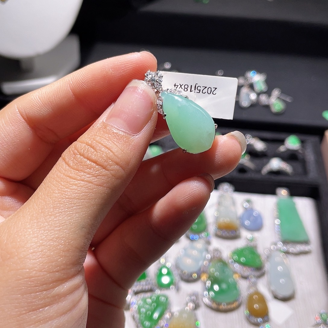 翡翠银S925镶嵌颈饰