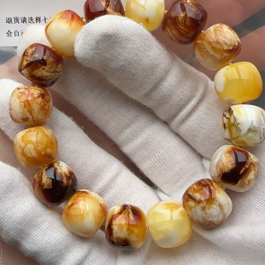 琥珀裸石未镶嵌姜**进琥珀蜜蜡