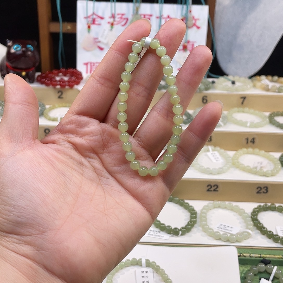 宇***者和田玉未镶嵌手链