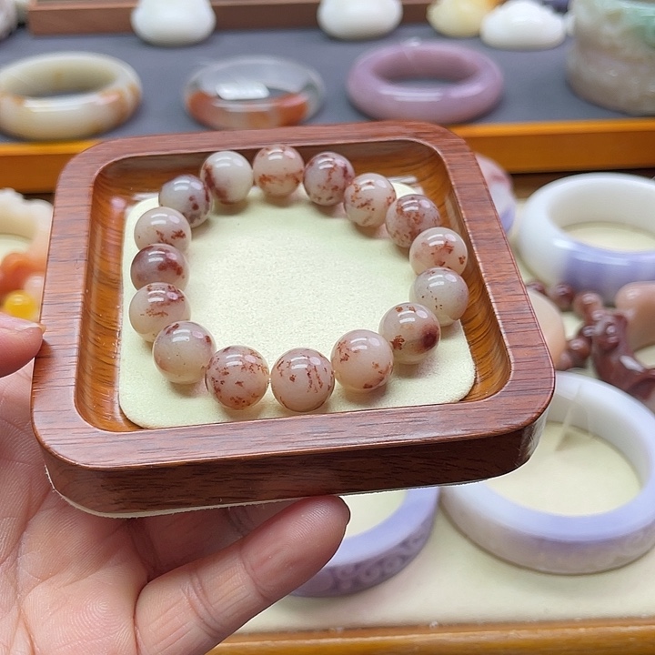 未镶嵌手镯石英质玉