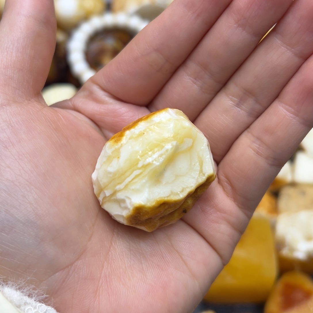 定制琥珀未镶嵌蜜蜡