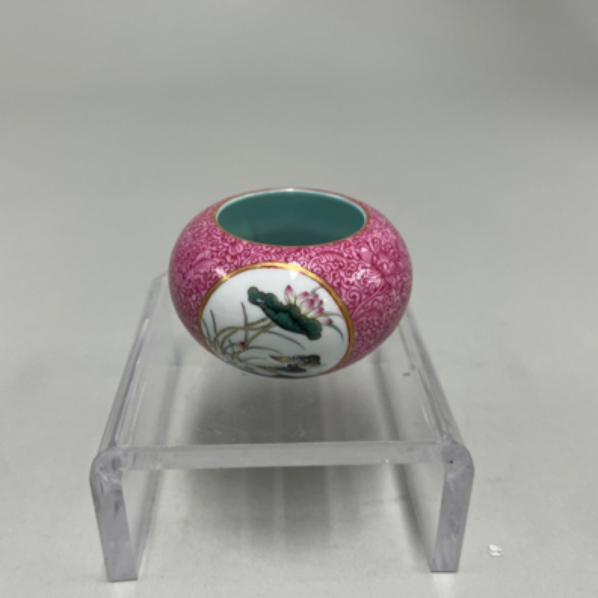 清 胭脂红地洋彩开光花鸟文房水洗