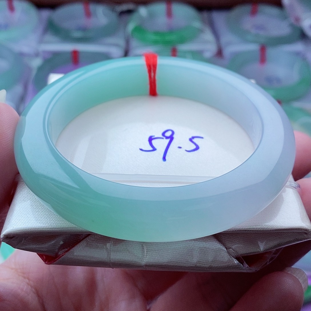 翡翠手镯未镶嵌湖水绿半山半水冰润冰胶果冻