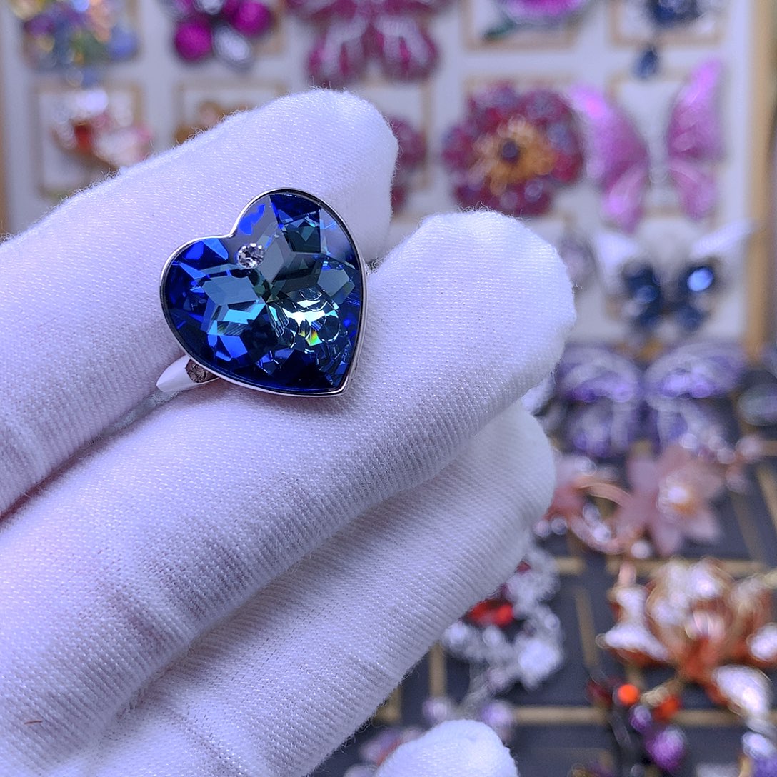 合成立方氧化锆铜施华戒指