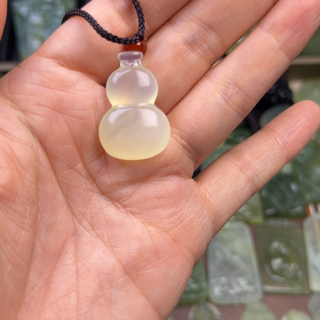 蛇纹石玉未镶嵌吊坠(赠链)