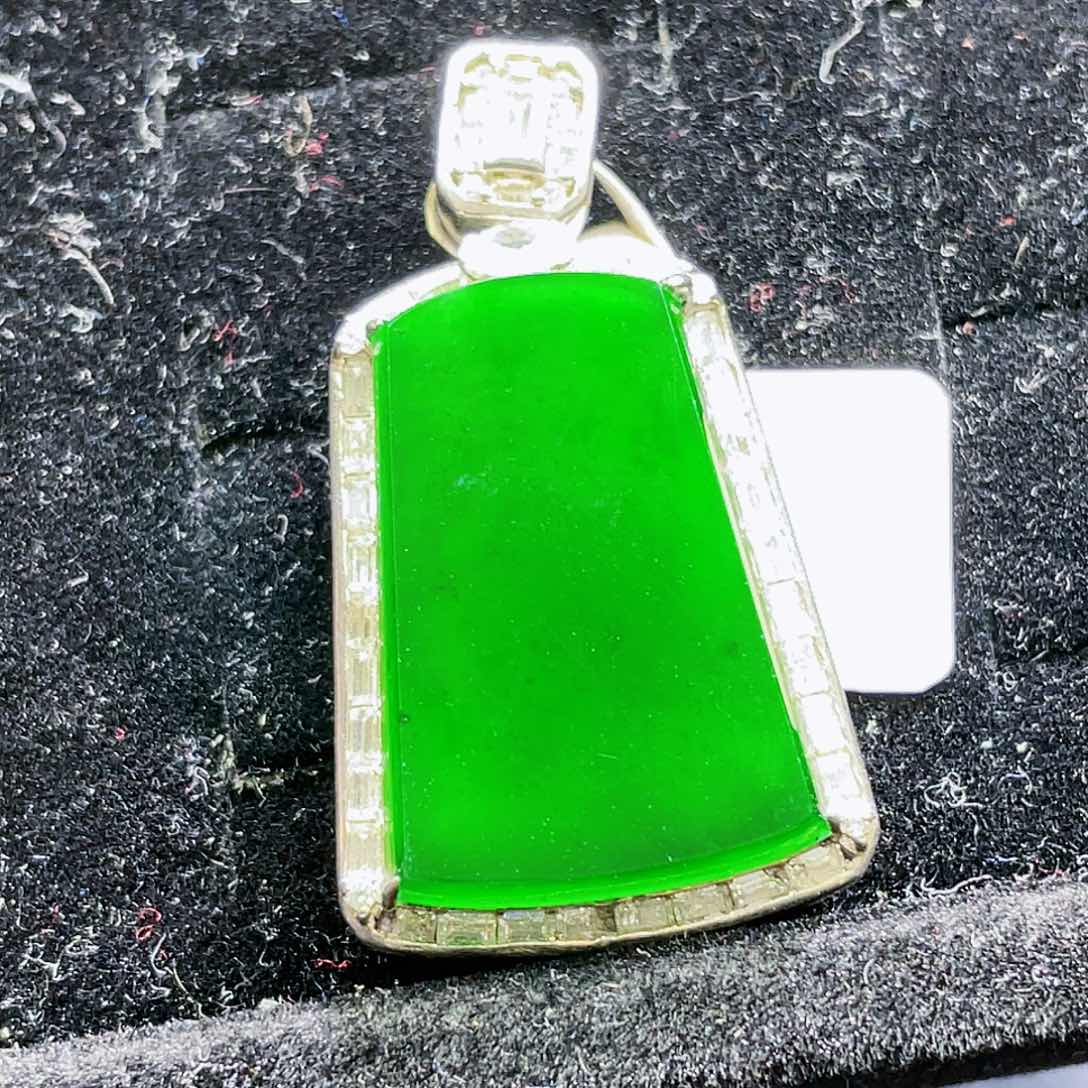 翡翠颈饰未镶嵌42，