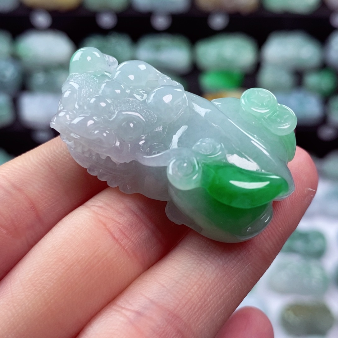 翡翠颈饰未镶嵌天然