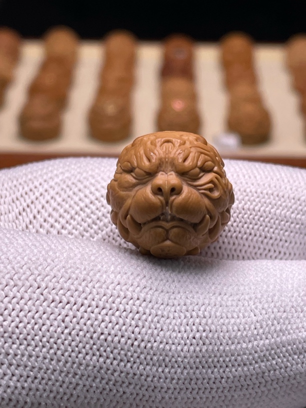 18单颗左右猴头核桃狗王（有正常封口线）