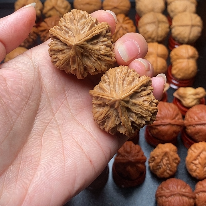 吊坠文玩核桃三棱