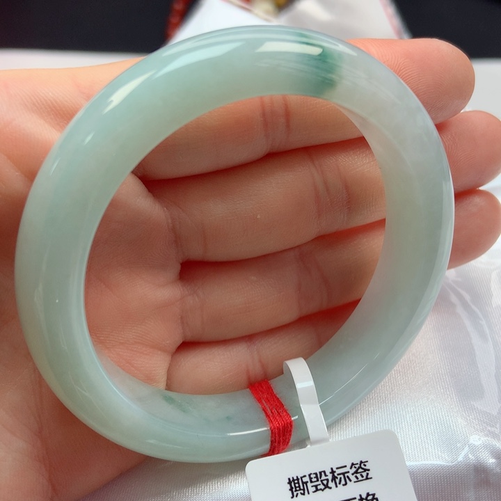 翡翠手镯未镶嵌54圈