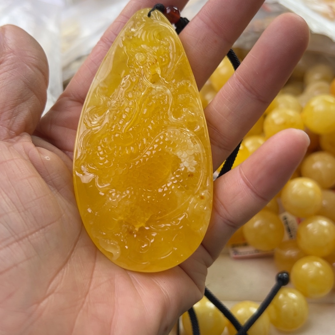 琥珀珠宝奇石未镶嵌