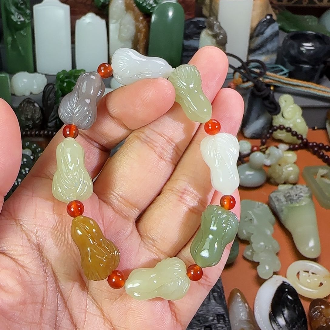 和田玉颈饰未镶嵌