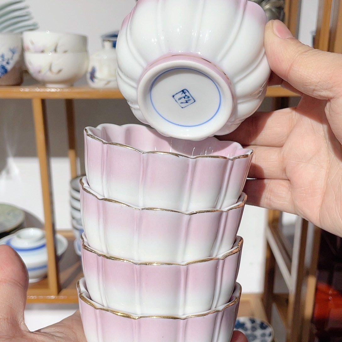 仙字款全新渐变粉釉葵口小深钵一套五支，微微脱金