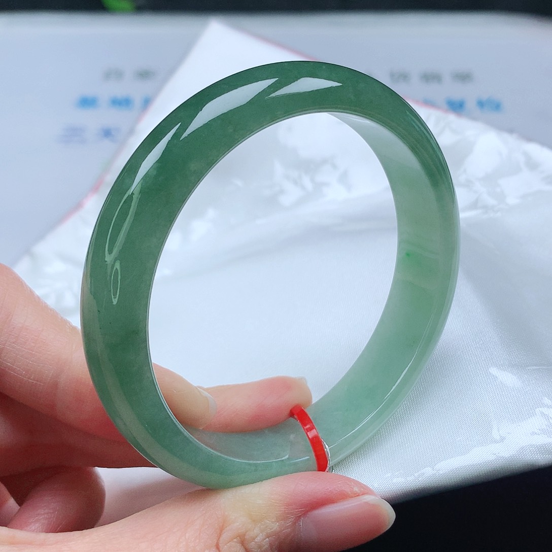 翡翠手镯未镶嵌58圈