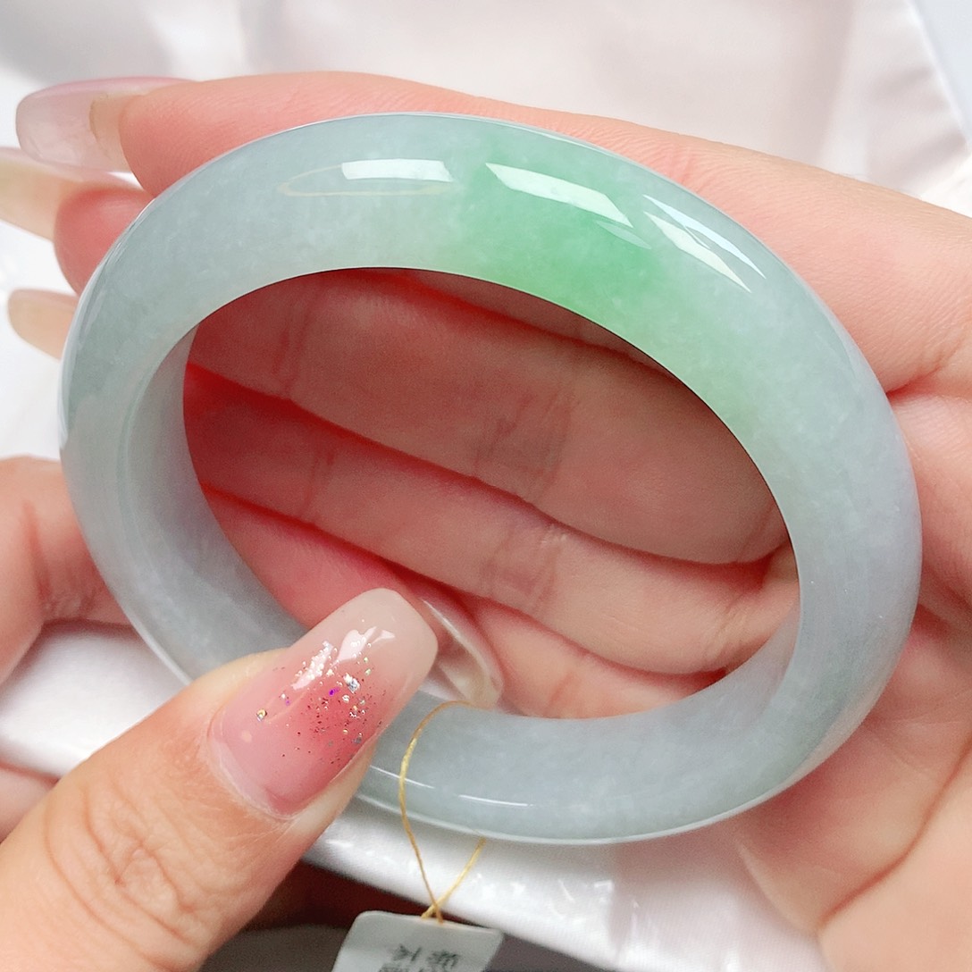 翡翠手镯未镶嵌抖音503