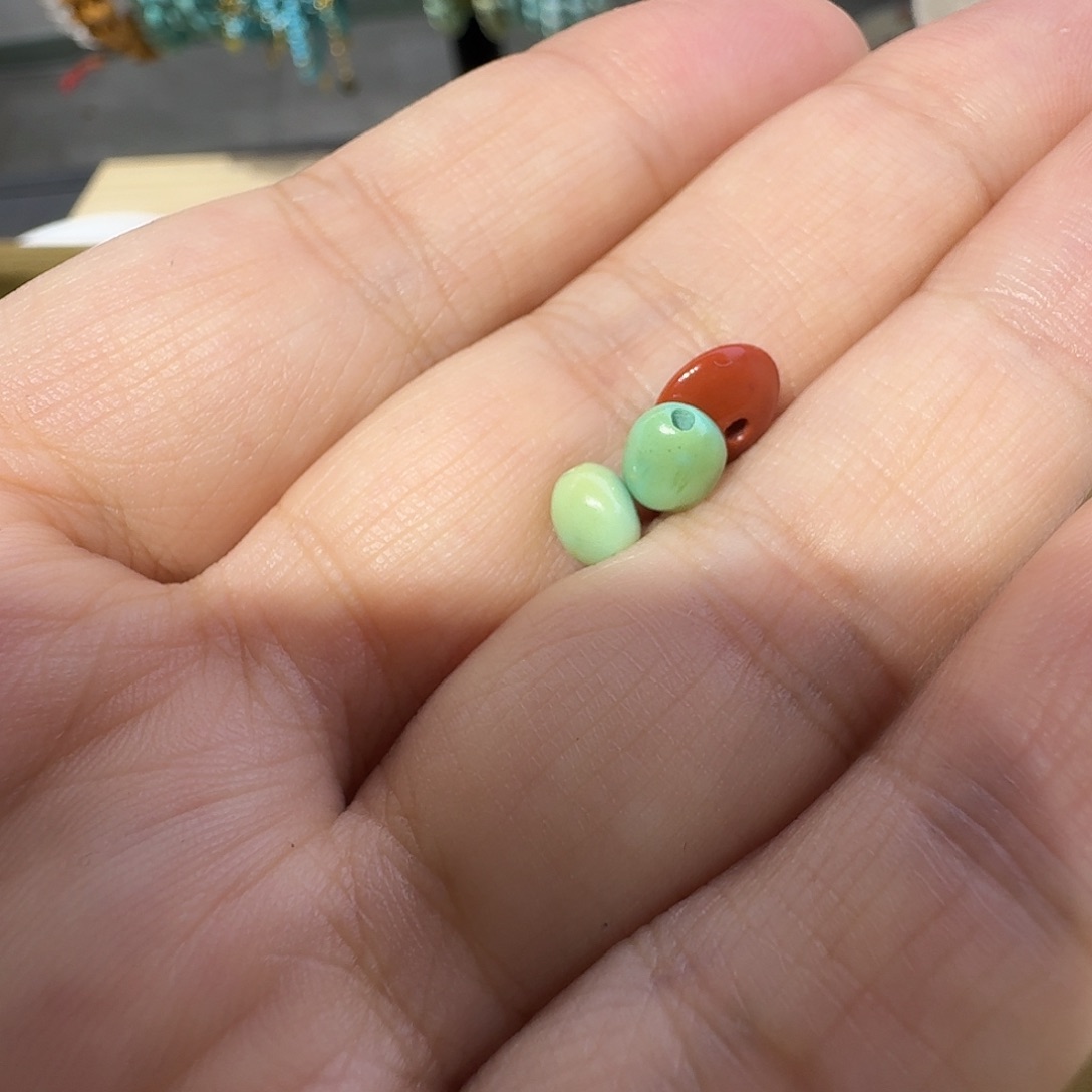 苏****南红玛瑙未镶嵌配饰配饰