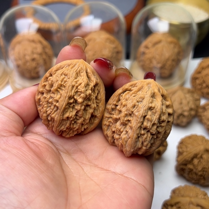 文玩核桃把件芳芳37虎头王