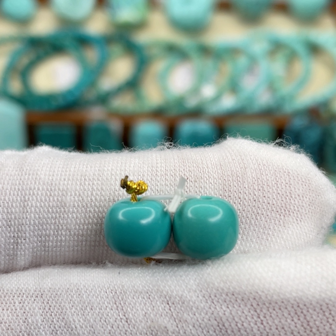 绿松石未镶嵌颈饰