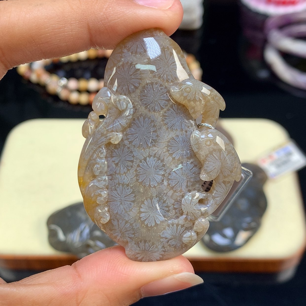 【闪购商品】颈饰未镶嵌硅化珊瑚（珊瑚玉）36号海豚
