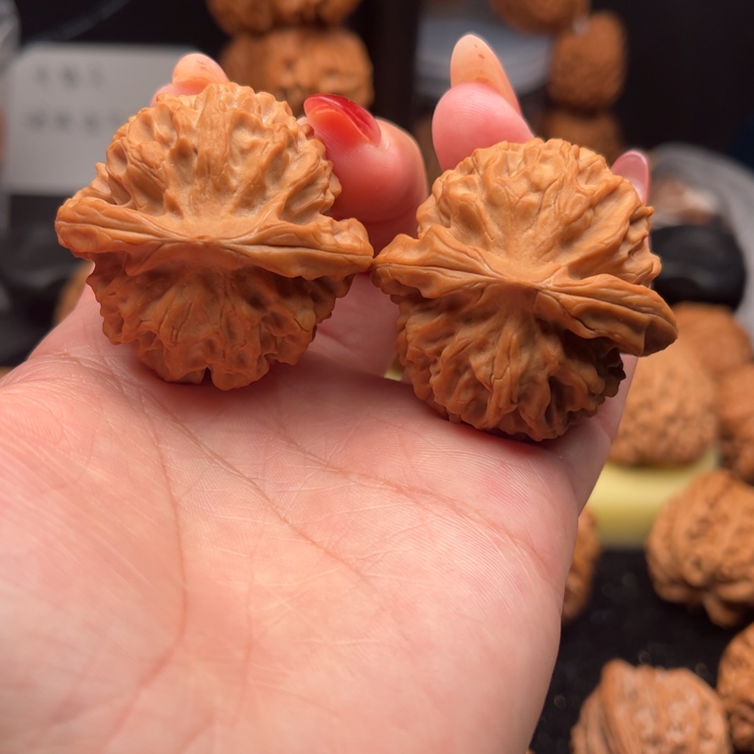 核桃把件龙鳞纹42全